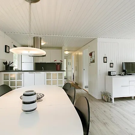 Holiday home Three-bedroom In Nexo