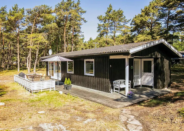 Three-bedroom In Nexo Сasa de vacaciones